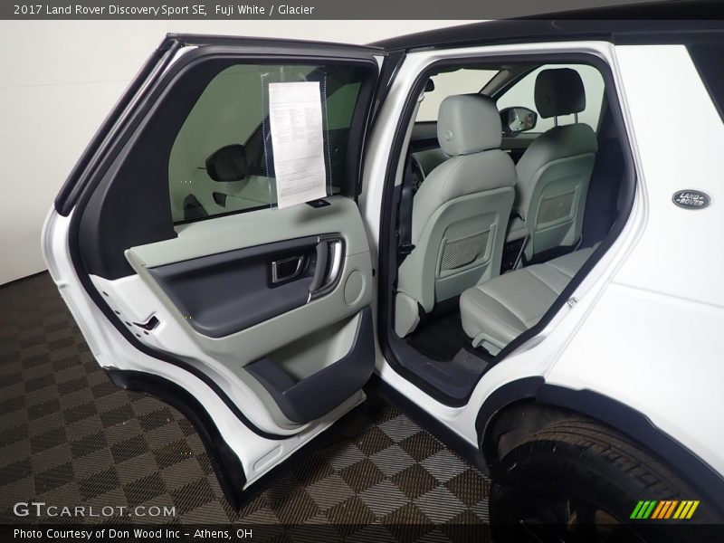 Fuji White / Glacier 2017 Land Rover Discovery Sport SE