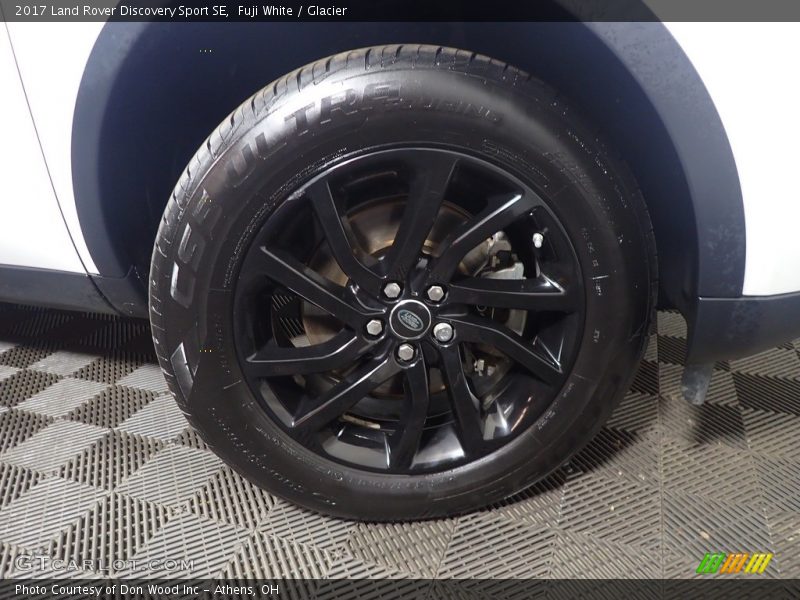 Fuji White / Glacier 2017 Land Rover Discovery Sport SE