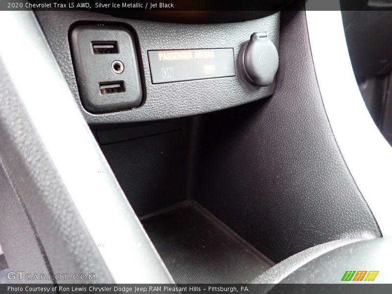 Silver Ice Metallic / Jet Black 2020 Chevrolet Trax LS AWD