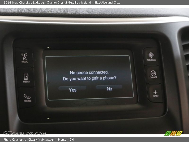 Granite Crystal Metallic / Iceland - Black/Iceland Gray 2014 Jeep Cherokee Latitude