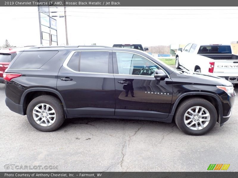 Mosaic Black Metallic / Jet Black 2019 Chevrolet Traverse LT AWD