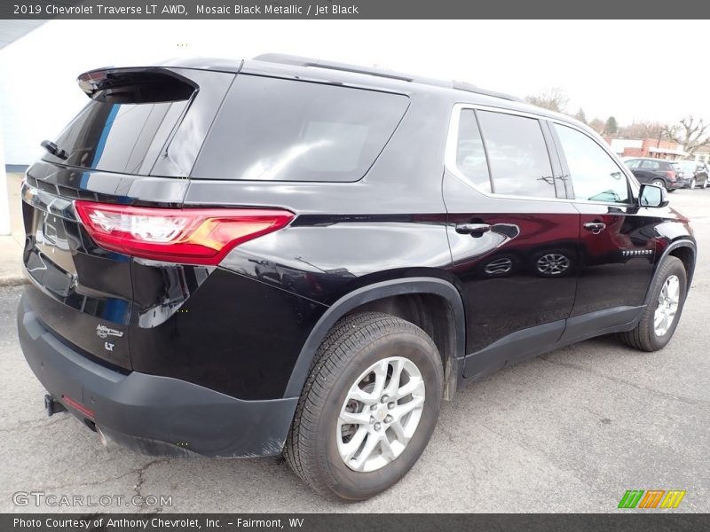 Mosaic Black Metallic / Jet Black 2019 Chevrolet Traverse LT AWD