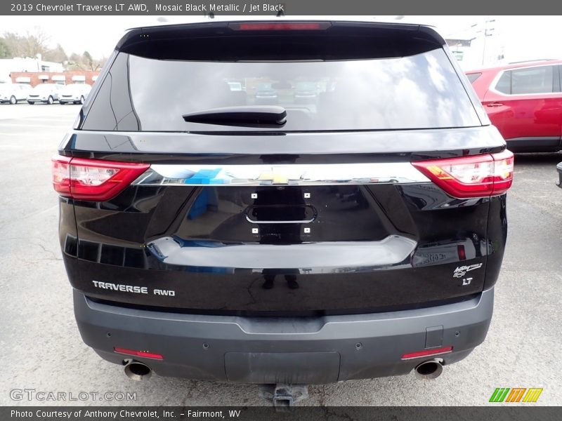 Mosaic Black Metallic / Jet Black 2019 Chevrolet Traverse LT AWD