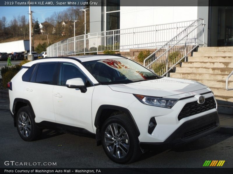 Super White / Light Gray 2019 Toyota RAV4 XLE AWD