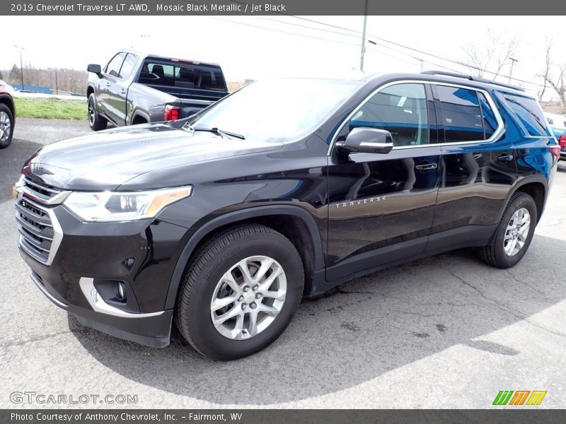 Mosaic Black Metallic / Jet Black 2019 Chevrolet Traverse LT AWD
