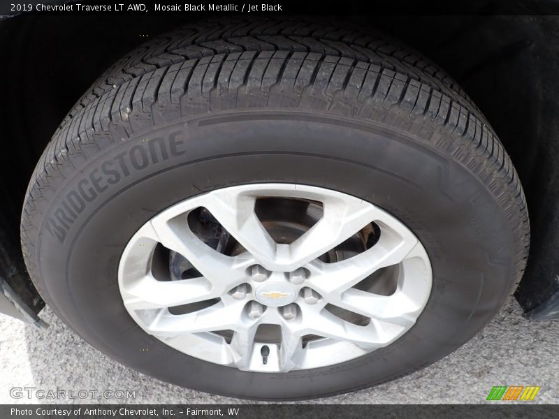 Mosaic Black Metallic / Jet Black 2019 Chevrolet Traverse LT AWD