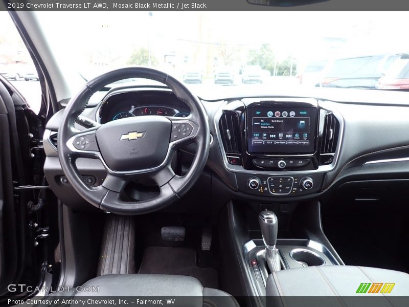 Mosaic Black Metallic / Jet Black 2019 Chevrolet Traverse LT AWD