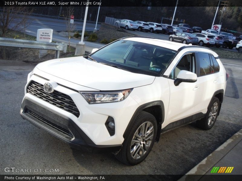 Super White / Light Gray 2019 Toyota RAV4 XLE AWD
