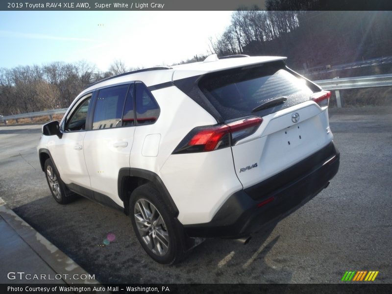 Super White / Light Gray 2019 Toyota RAV4 XLE AWD