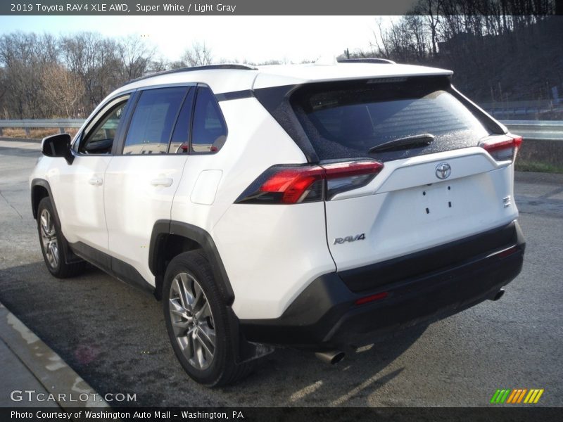 Super White / Light Gray 2019 Toyota RAV4 XLE AWD