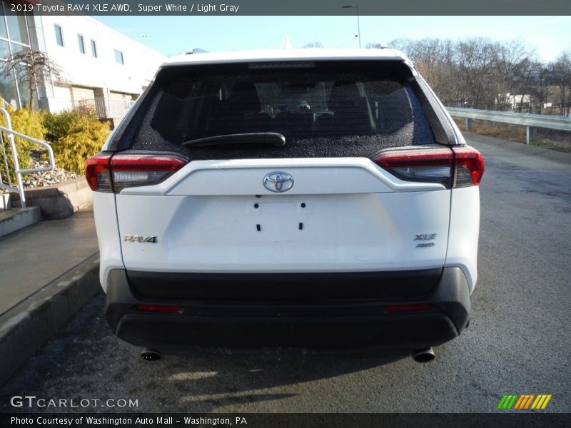 Super White / Light Gray 2019 Toyota RAV4 XLE AWD