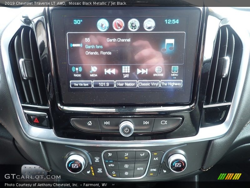 Mosaic Black Metallic / Jet Black 2019 Chevrolet Traverse LT AWD