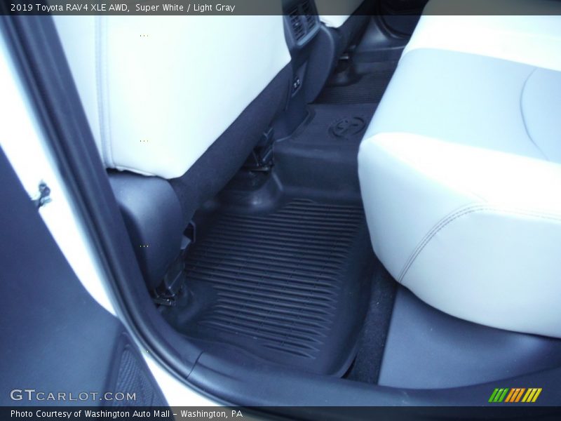 Super White / Light Gray 2019 Toyota RAV4 XLE AWD