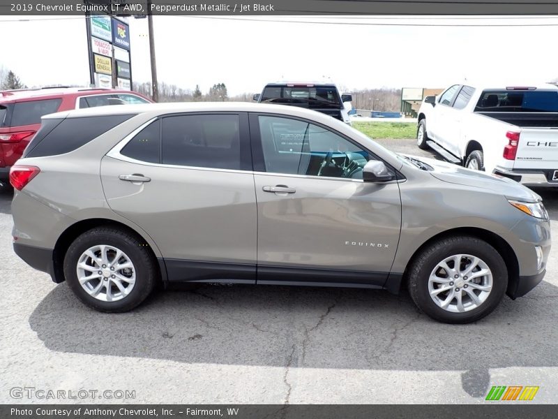 Pepperdust Metallic / Jet Black 2019 Chevrolet Equinox LT AWD