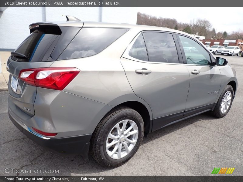 Pepperdust Metallic / Jet Black 2019 Chevrolet Equinox LT AWD