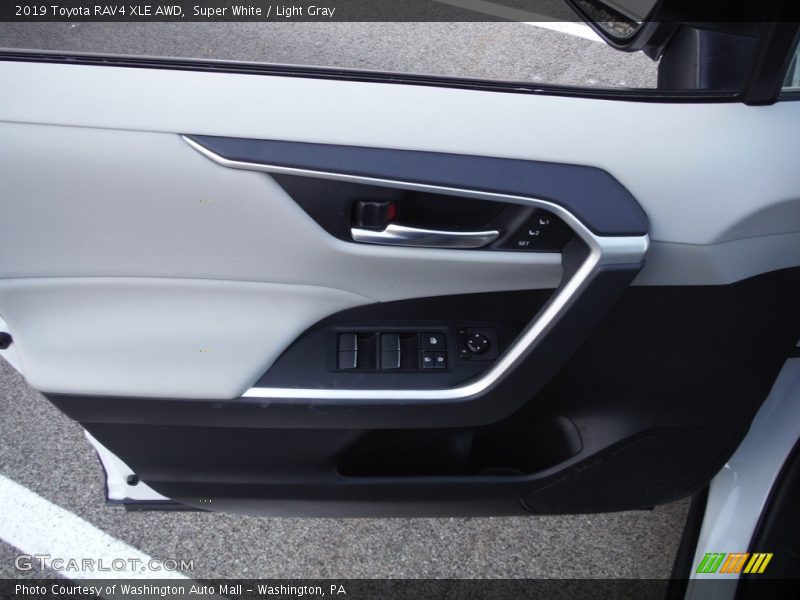 Super White / Light Gray 2019 Toyota RAV4 XLE AWD