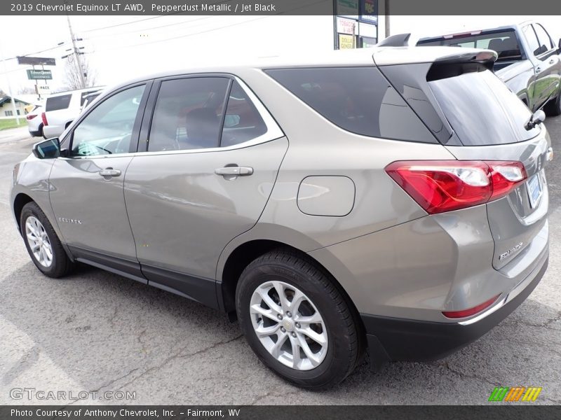 Pepperdust Metallic / Jet Black 2019 Chevrolet Equinox LT AWD