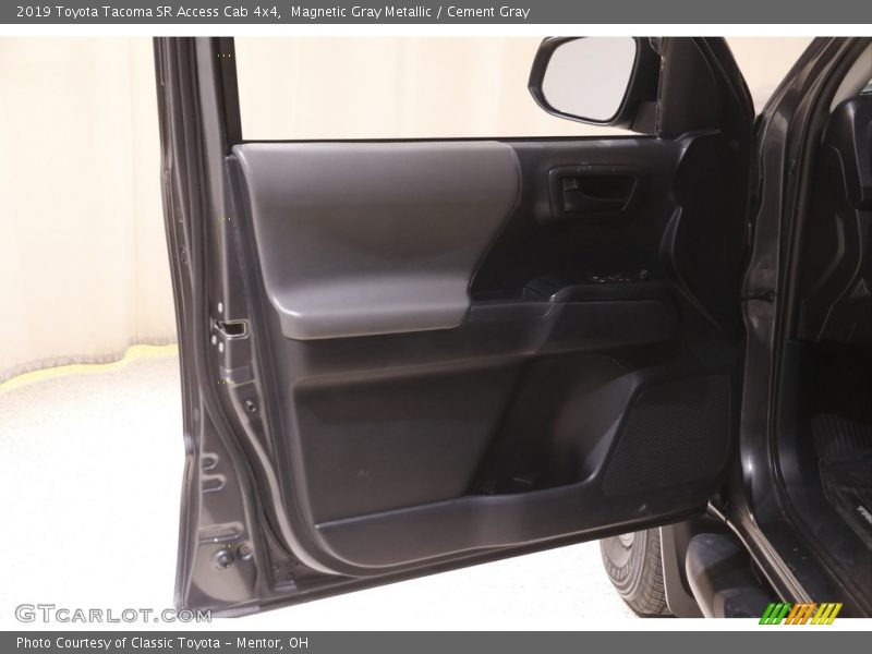 Magnetic Gray Metallic / Cement Gray 2019 Toyota Tacoma SR Access Cab 4x4