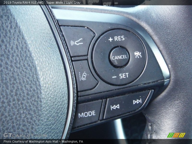 Super White / Light Gray 2019 Toyota RAV4 XLE AWD