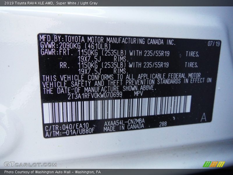 Super White / Light Gray 2019 Toyota RAV4 XLE AWD