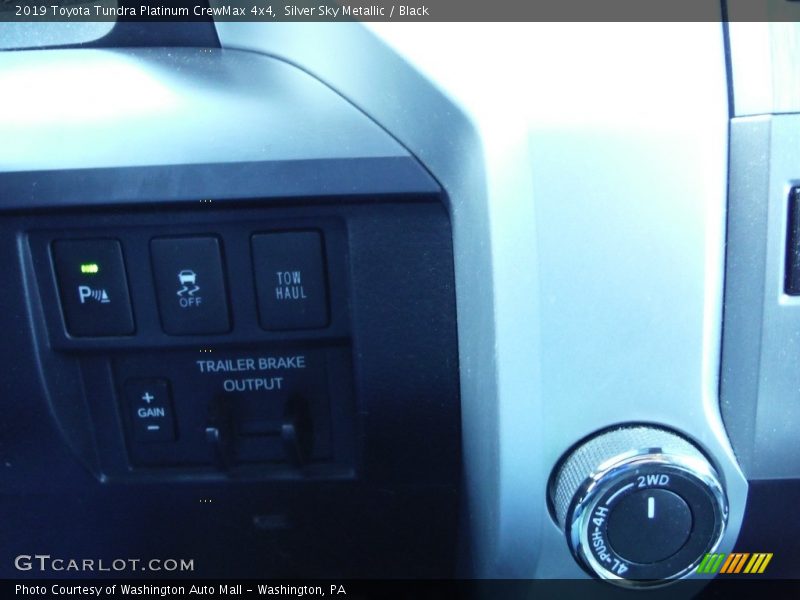 Silver Sky Metallic / Black 2019 Toyota Tundra Platinum CrewMax 4x4