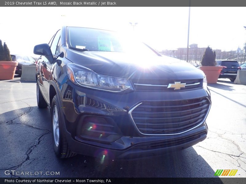 Mosaic Black Metallic / Jet Black 2019 Chevrolet Trax LS AWD