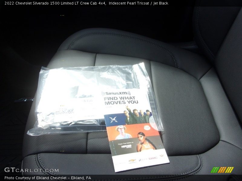 Iridescent Pearl Tricoat / Jet Black 2022 Chevrolet Silverado 1500 Limited LT Crew Cab 4x4