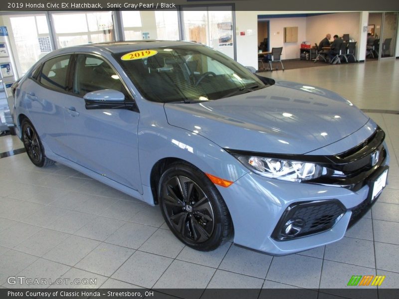 Sonic Gray Pearl / Black 2019 Honda Civic EX Hatchback