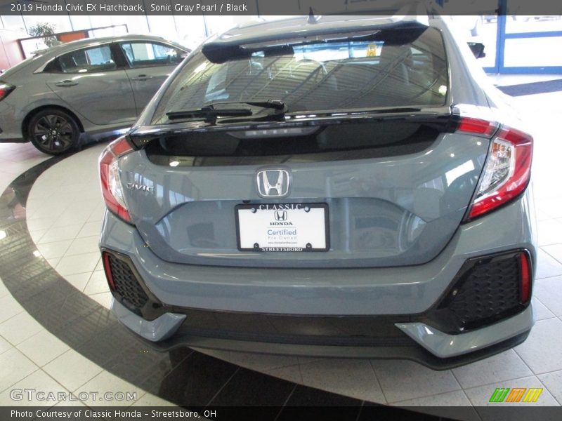 Sonic Gray Pearl / Black 2019 Honda Civic EX Hatchback