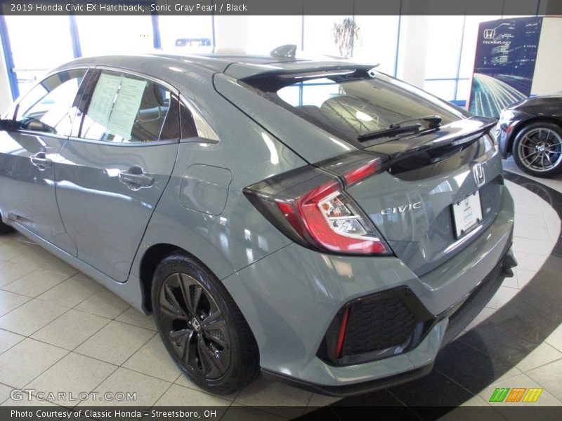 Sonic Gray Pearl / Black 2019 Honda Civic EX Hatchback