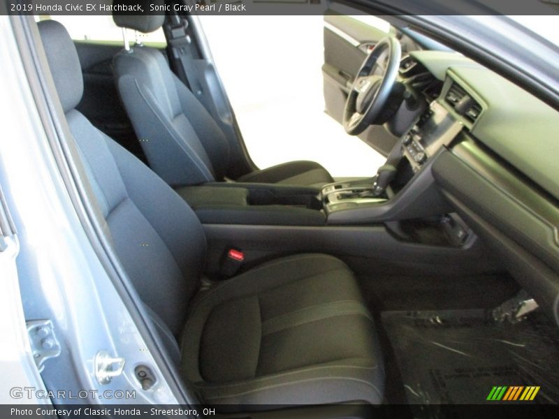 Sonic Gray Pearl / Black 2019 Honda Civic EX Hatchback