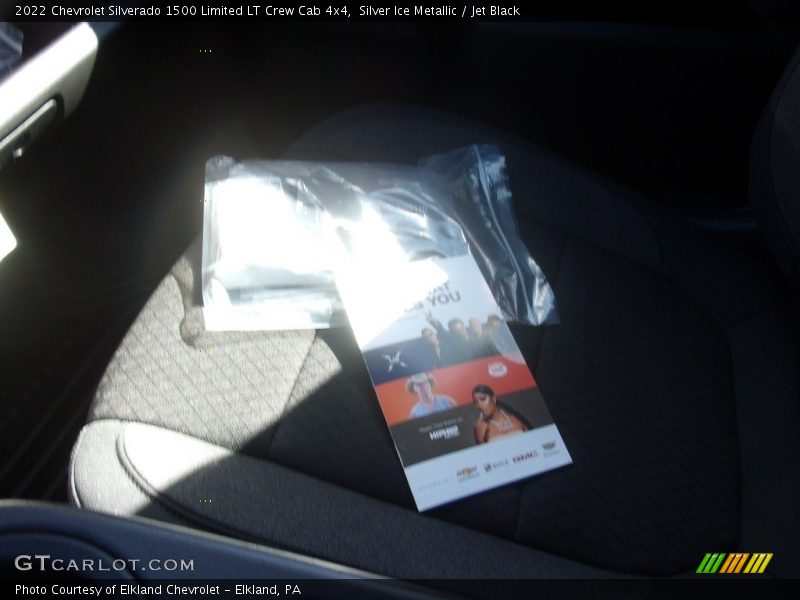 Silver Ice Metallic / Jet Black 2022 Chevrolet Silverado 1500 Limited LT Crew Cab 4x4