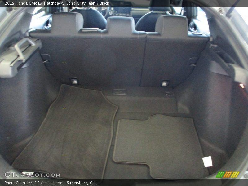 Sonic Gray Pearl / Black 2019 Honda Civic EX Hatchback