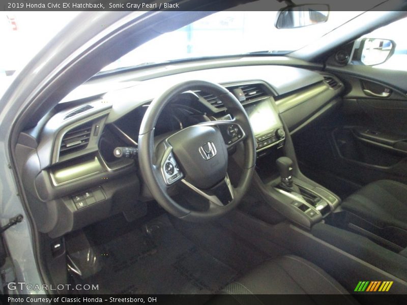 Sonic Gray Pearl / Black 2019 Honda Civic EX Hatchback