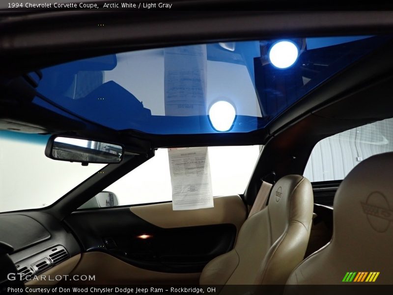 Arctic White / Light Gray 1994 Chevrolet Corvette Coupe