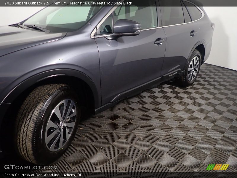 Magnetite Gray Metallic / Slate Black 2020 Subaru Outback 2.5i Premium