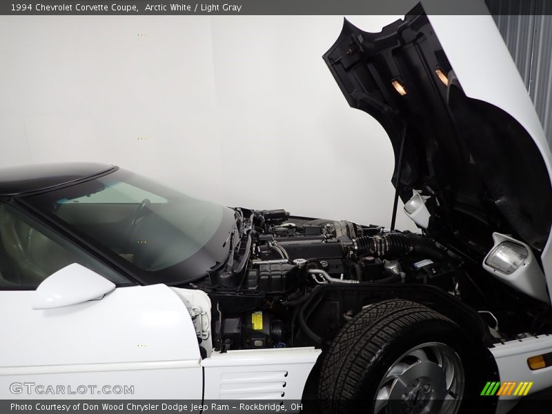 Arctic White / Light Gray 1994 Chevrolet Corvette Coupe