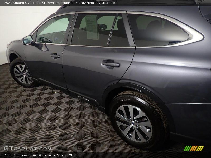 Magnetite Gray Metallic / Slate Black 2020 Subaru Outback 2.5i Premium