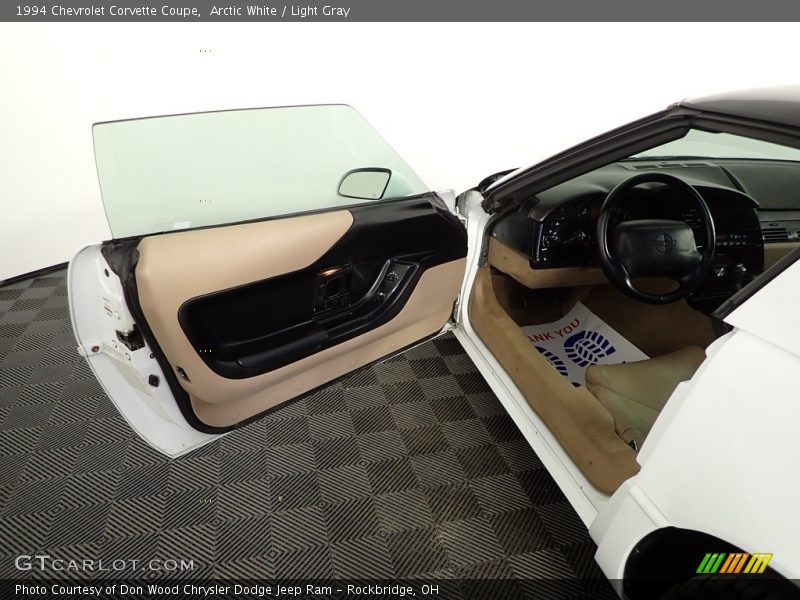 Arctic White / Light Gray 1994 Chevrolet Corvette Coupe
