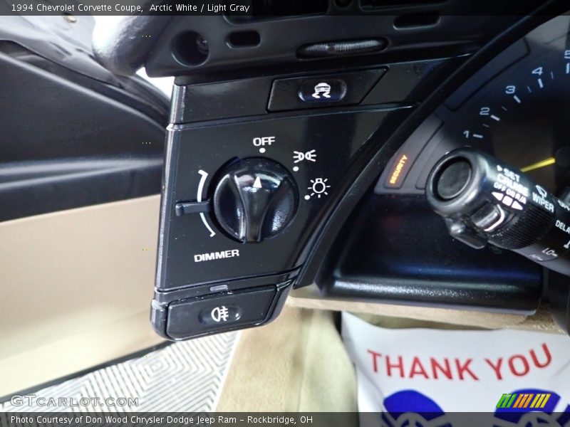 Arctic White / Light Gray 1994 Chevrolet Corvette Coupe