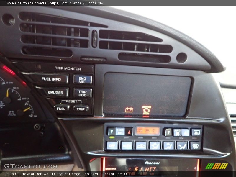 Arctic White / Light Gray 1994 Chevrolet Corvette Coupe