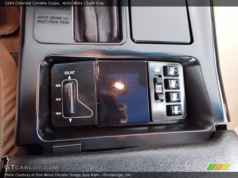 Arctic White / Light Gray 1994 Chevrolet Corvette Coupe