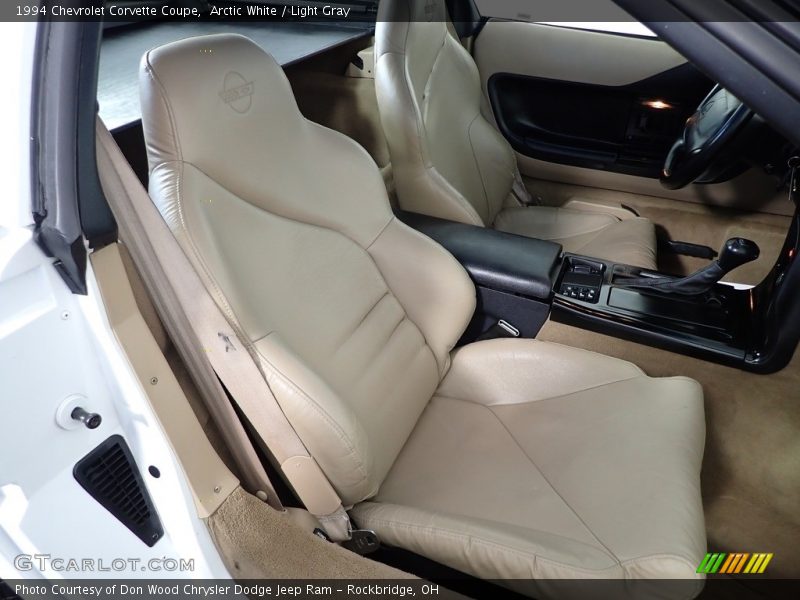 Arctic White / Light Gray 1994 Chevrolet Corvette Coupe