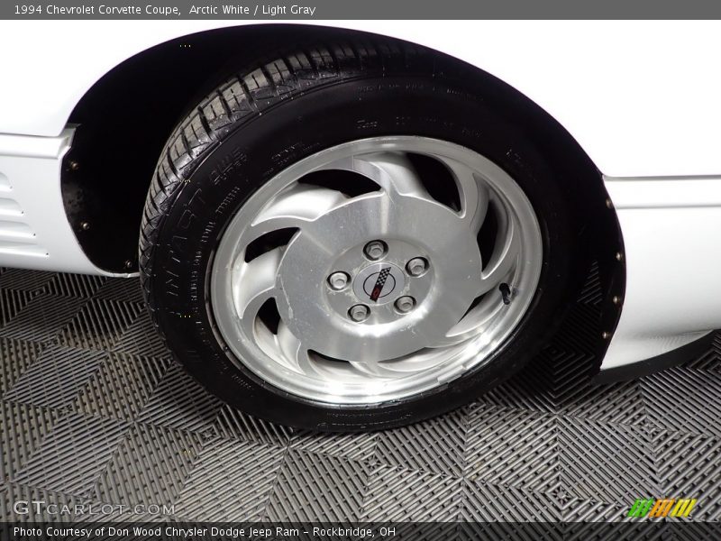 Arctic White / Light Gray 1994 Chevrolet Corvette Coupe