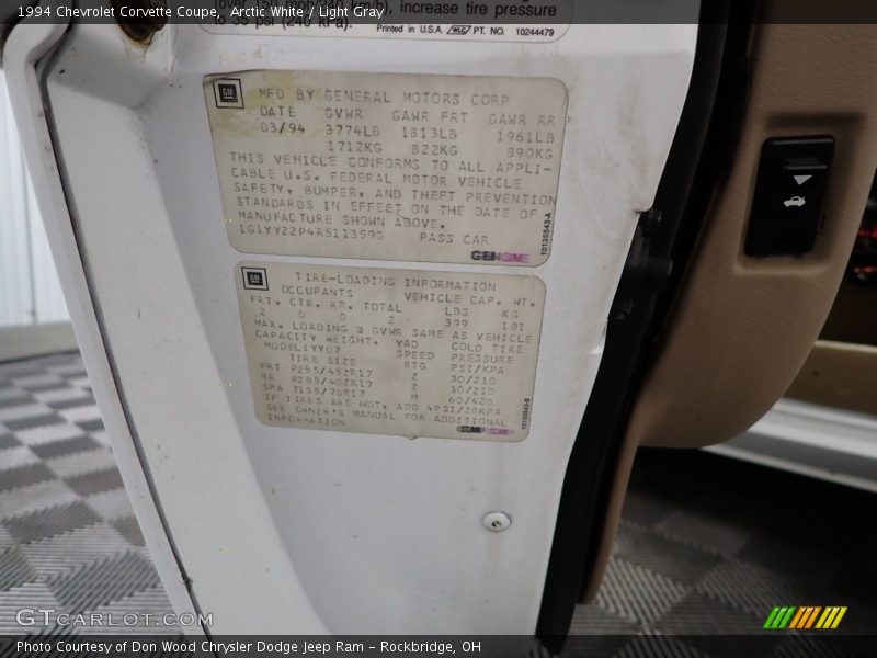 Arctic White / Light Gray 1994 Chevrolet Corvette Coupe