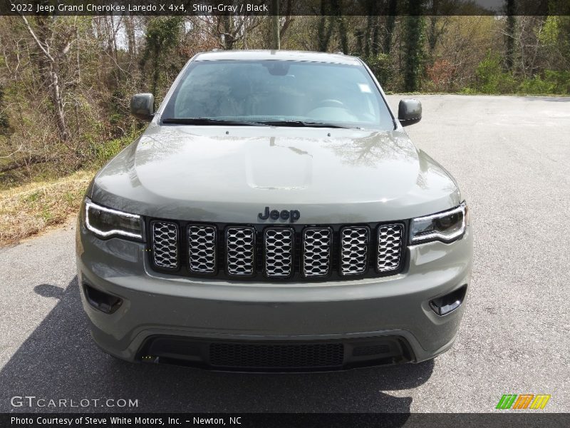 Sting-Gray / Black 2022 Jeep Grand Cherokee Laredo X 4x4