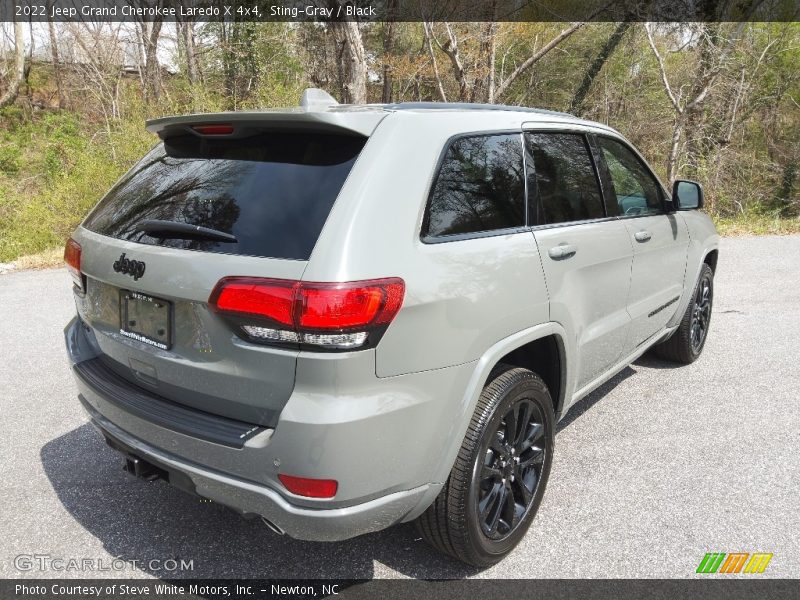 Sting-Gray / Black 2022 Jeep Grand Cherokee Laredo X 4x4
