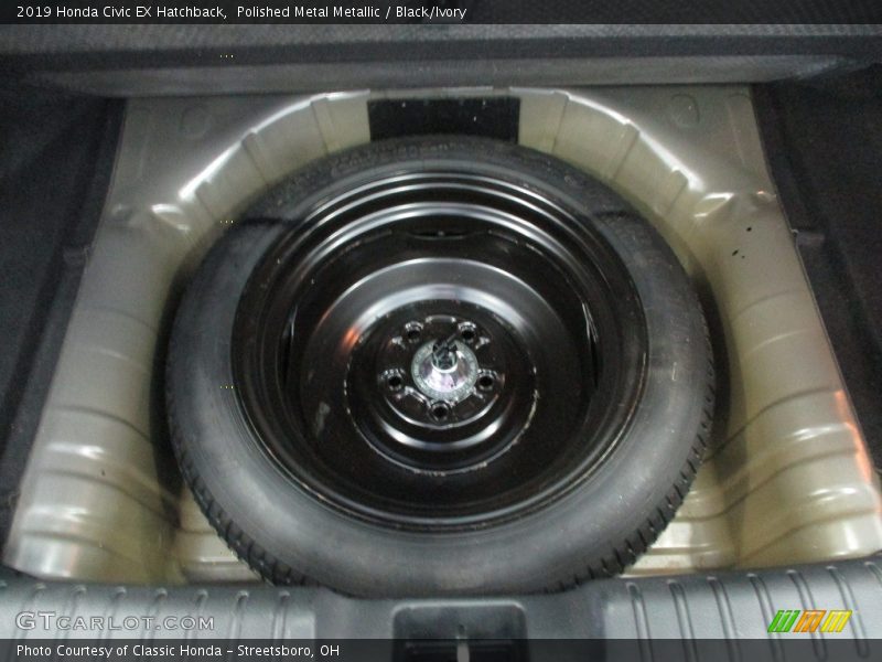 Polished Metal Metallic / Black/Ivory 2019 Honda Civic EX Hatchback