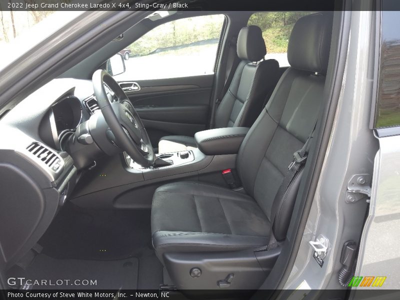 Front Seat of 2022 Grand Cherokee Laredo X 4x4