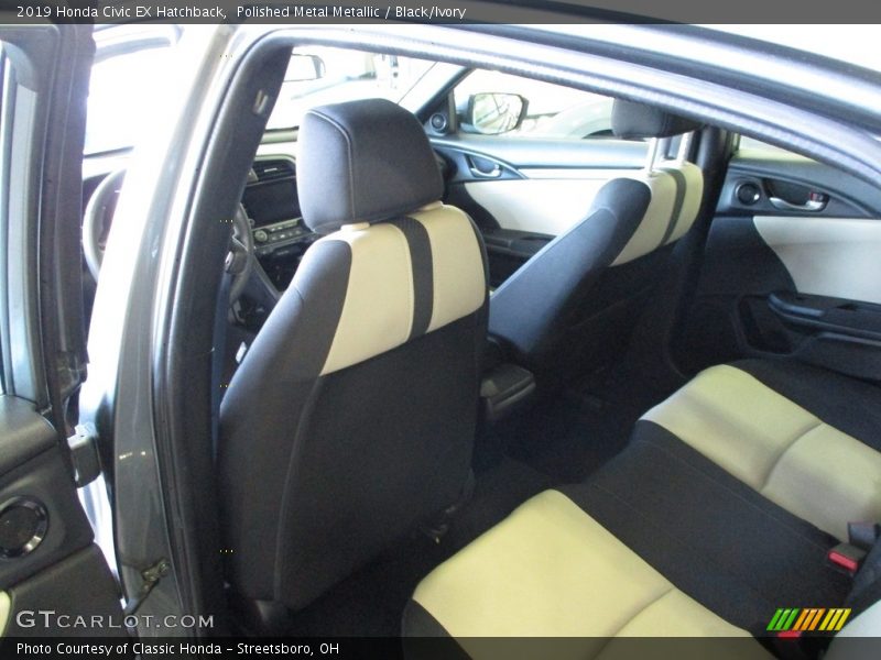 Polished Metal Metallic / Black/Ivory 2019 Honda Civic EX Hatchback